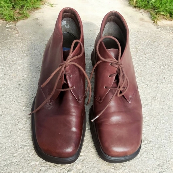 Easy Spirit Ankle Shoe Womens 8 Brown Boot Anti Gravity Leather Lace-Up Bootie - Picture 2 of 8